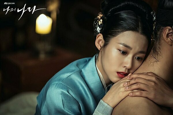 Seol Hyun (AOA) thăng hạng thần thái trong My Country - 2