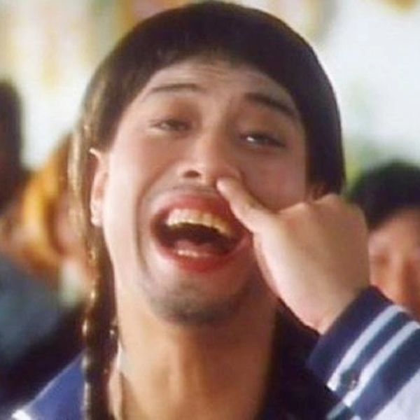  
Vào năm 1992, Lý Kiện Nhân bị bạn thân Châu Tinh Trì "gạt" đến Bắc Kinh gài anh vào tình thế đã rồi với vai phụ Như Hoa trong Vua ăn mày. (Ảnh: Weibo)