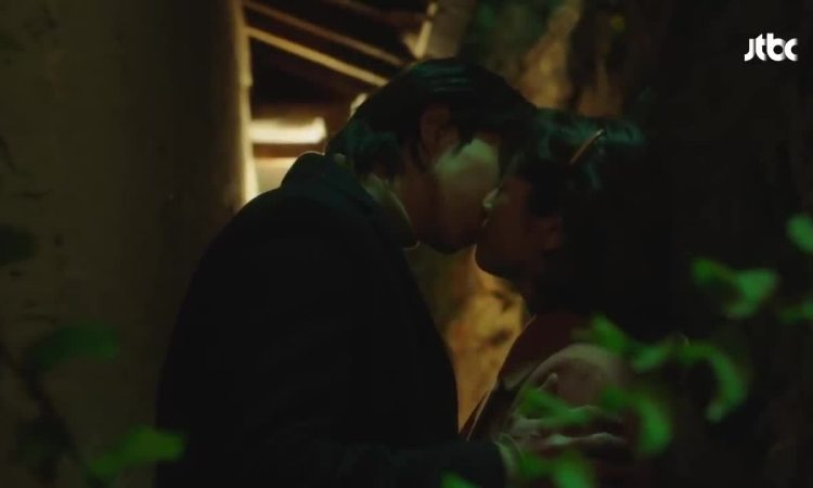 Tuyển tập những nụ hôn ngọt nhất trên màn ảnh Hàn từ đầu năm 2019