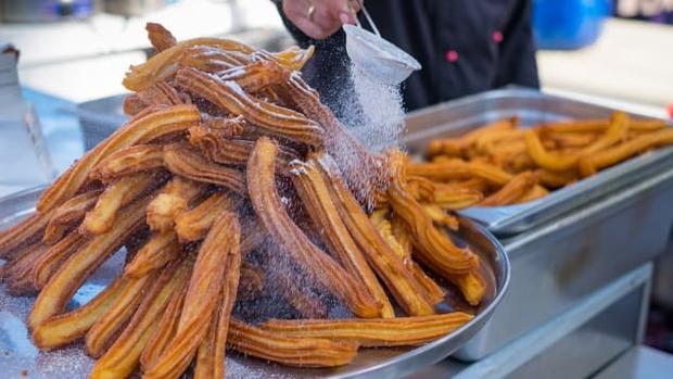 Loại bánh bán trên đường phố Việt Nam lọt top 30 món ăn ngon nhất thế giới-5