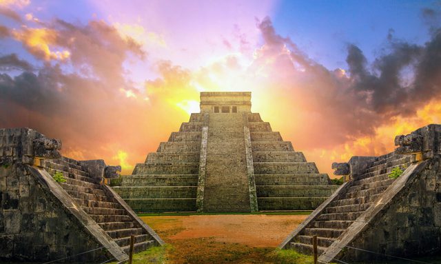 Những gì bên trong các kim tự tháp Maya cổ đại?  - Ảnh 1.