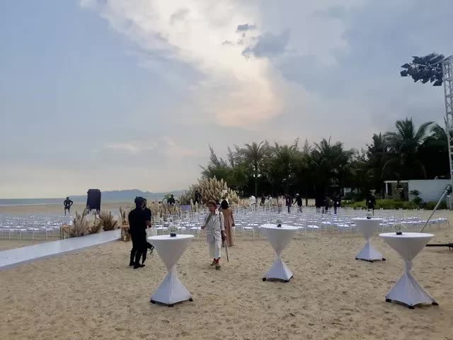 Hội mỹ nhân xuất hiện trong đám cưới Minh Hằng: Đông Nhi - Mai Phương Thúy cực xinh, cô dâu vượt sóng - Ảnh 8.