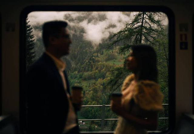 Bộ ảnh du lịch Thụy Sĩ đẹp như tranh vẽ của cặp đôi 9X khiến dân mạng 