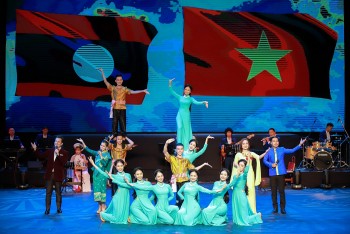 Tổ chức không gian giới thiệu văn hóa, đất nước, con người Việt Nam tại Lào