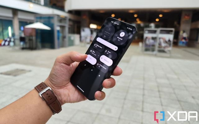Đánh giá Nothing Phone 1, chiếc điện thoại có mặt sau phát sáng độc đáo của người sáng lập OnePlus trước đây - Ảnh 17.