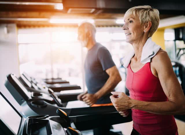 4 kiểu tập thể dục sai cách không tốt cho tuổi thọ, đẩy nhanh quá trình lão hóa, các chuyên gia khuyên bạn nên bỏ ngay - Ảnh 2.
