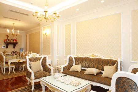 Căn hộ tiền tỷ của MC nổi tiếng VTV sống chung với chồng giàu có 6 múi