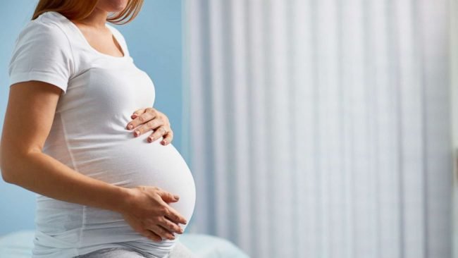 Phụ nữ trải qua thụ tinh ống nghiệm với phôi đông lạnh dễ bị các biến chứng thai kỳ hơn