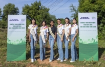 Hoa hậu Nông Thúy Hằng và 2 'Hoa hậu Trái đất' tích cực trồng cây ở Bình Thuận