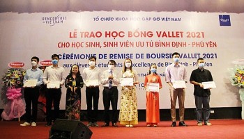 Học bổng Vallet trị giá hơn 3 tỷ đồng cho học sinh giỏi Hà Tĩnh - Quảng Bình - Quảng Trị