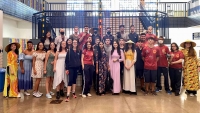 Học sinh THPT Brazil biểu diễn chương trình văn nghệ về Việt Nam