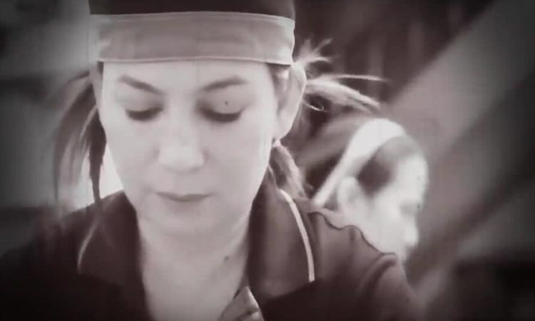 phi-nhung-bau-oi-dung-khoc-1639027516.jpg? w = 750 & h = 450 & q = 100 & dpr = 1 & fit = crop & s = 0mjmmQkedixaCDrJFOYTMw