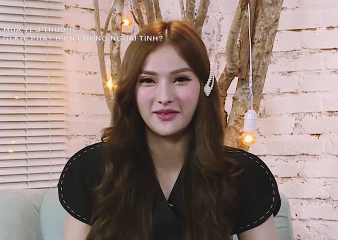 Người đẹp 8x cũng nhiều lần bị soi nhan sắc thật trên sóng truyền hình. (Ảnh: Chụp màn hình Mùa yêu thương) Người đẹp 8x cũng nhiều lần bị soi nhan sắc thật trên sóng truyền hình. (Ảnh: Chụp màn hình Mùa yêu thương)